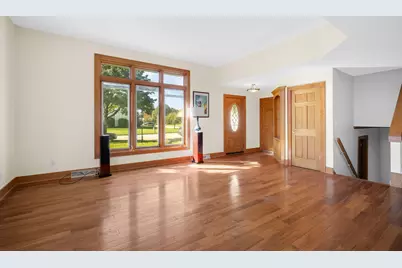 747  Laureate Dr, Pewaukee, WI 53072 - Photo 3