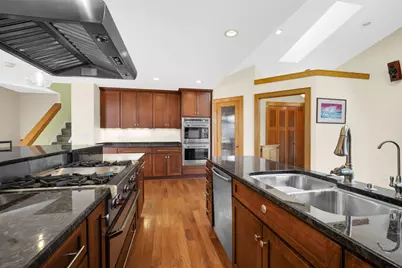 747  Laureate Dr, Pewaukee, WI 53072 - Photo 9