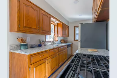 5303 W Wilbur Ave, Greenfield, WI 53220 - Photo 11