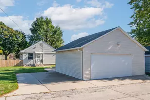 505 W Waterford Ave, Milwaukee, WI 53207 - Photo 21