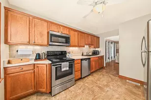 505 W Waterford Ave, Milwaukee, WI 53207 - Photo 7