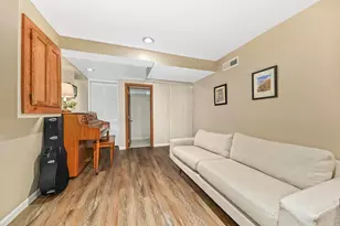 505 W Waterford Ave, Milwaukee, WI 53207 - Photo 17