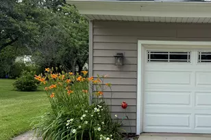8900 N Greenvale Rd, Bayside, WI 53217 - Photo 29