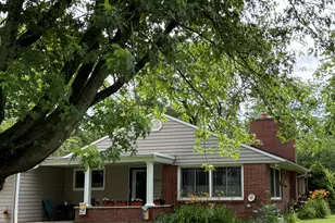 8900 N Greenvale Rd, Bayside, WI 53217 - Photo 27