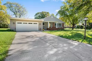 8900 N Greenvale Rd, Bayside, WI 53217 - Photo 31