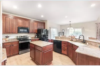 756  Tallgrass Ct, Richfield, WI 53017 - Photo 7