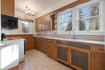 304 W Jackson St, Port Washington, WI 53074 - Photo 7
