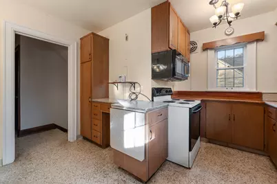 304 W Jackson St, Port Washington, WI 53074 - Photo 9