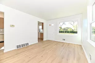 3270 S 51st St, Milwaukee, WI 53219 - Photo 11
