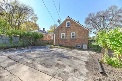 3270 S 51st St, Milwaukee, WI 53219 - Photo 39