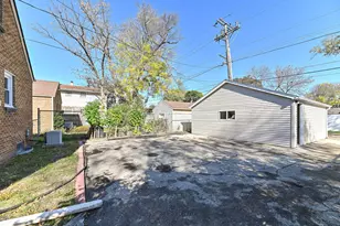 3270 S 51st St, Milwaukee, WI 53219 - Photo 41