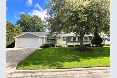W173N8464  Westbridge Ave, Menomonee Falls, WI 53051 - Photo 1