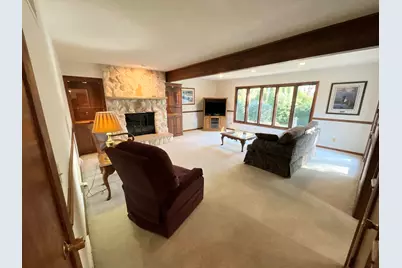 W173N8464  Westbridge Ave, Menomonee Falls, WI 53051 - Photo 3
