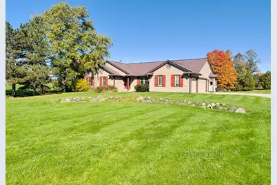 750  Century Ct, Slinger, WI 53086 - Photo 1