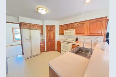 750  Century Ct, Slinger, WI 53086 - Photo 5