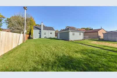 1819 E Tesch Ave, Saint Francis, WI 53235 - Photo 29