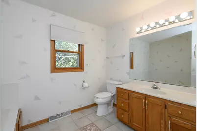930 W Laramie Ln, Bayside, WI 53217 - Photo 25