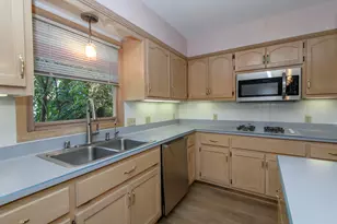 930 W Laramie Ln, Bayside, WI 53217 - Photo 11