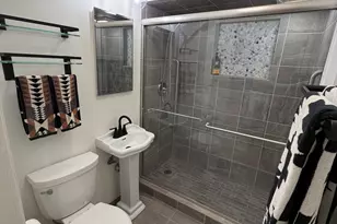 919 E Holt Ave, Milwaukee, WI 53207 - Photo 15