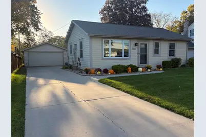 1219  Roseland Dr, Kewaskum, WI 53040 - Photo 1