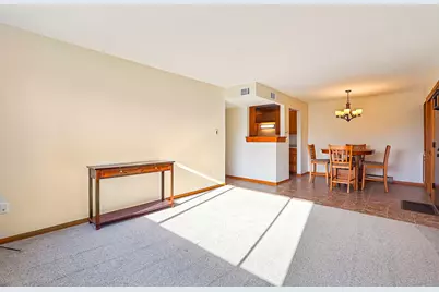 10464 W Whitnall Edge Dr #101, Franklin, WI 53132 - Photo 5