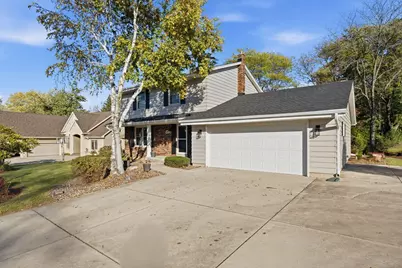 W162N8340  Tamarack Dr, Menomonee Falls, WI 53051 - Photo 3