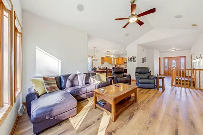3611  Shade Tree Ct, Waukesha, WI 53188 - Photo 7