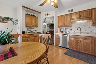 5166 S King Arthurs Ct, Greenfield, WI 53221 - Photo 33