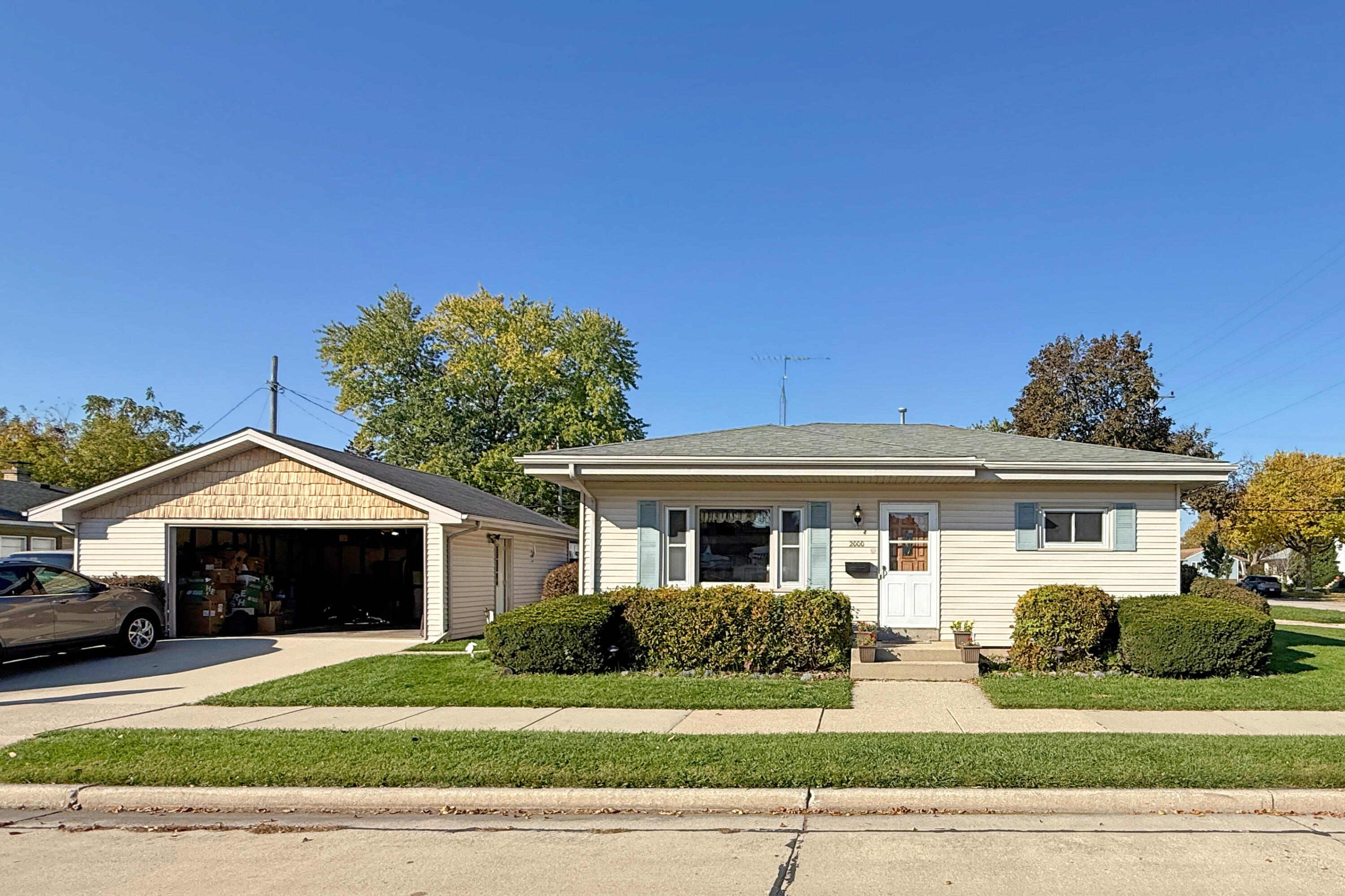 Main Moon Racine Wi 2000 Arthur Ave, Racine, WI 53405 - MLS 1985920 - Coldwell Banker