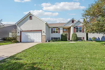 323  Stonefield Dr, Lake Mills, WI 53551 - Photo 1