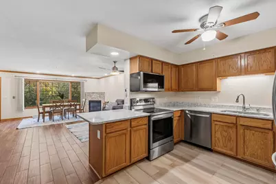 10020 W Whitnall Edge Dr #D, Franklin, WI 53132 - Photo 5