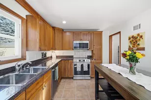 720 Aspen St, South Milwaukee, WI 53172 - Photo 7