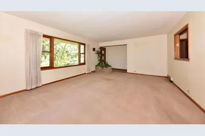 4175 N 143rd St, Brookfield, WI 53005 - Photo 5