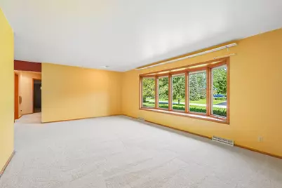 17575  Royalcrest Dr, Brookfield, WI 53045 - Photo 23