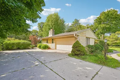 17575  Royalcrest Dr, Brookfield, WI 53045 - Photo 7