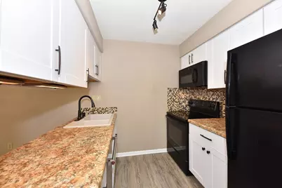 3935 S 84th St #4, Greenfield, WI 53228 - Photo 11