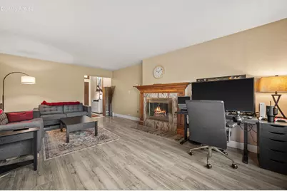991  Lake Country Ct, Oconomowoc, WI 53066 - Photo 9