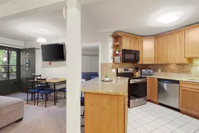 304  Deerpath East - #C, Fontana, WI 53125 - Photo 7