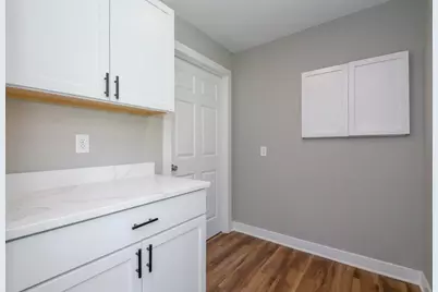 1428 W Fiesta Ln, Mequon, WI 53092 - Photo 9