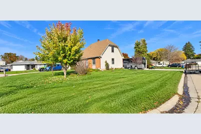 4932  Regal Ct, Racine, WI 53406 - Photo 3
