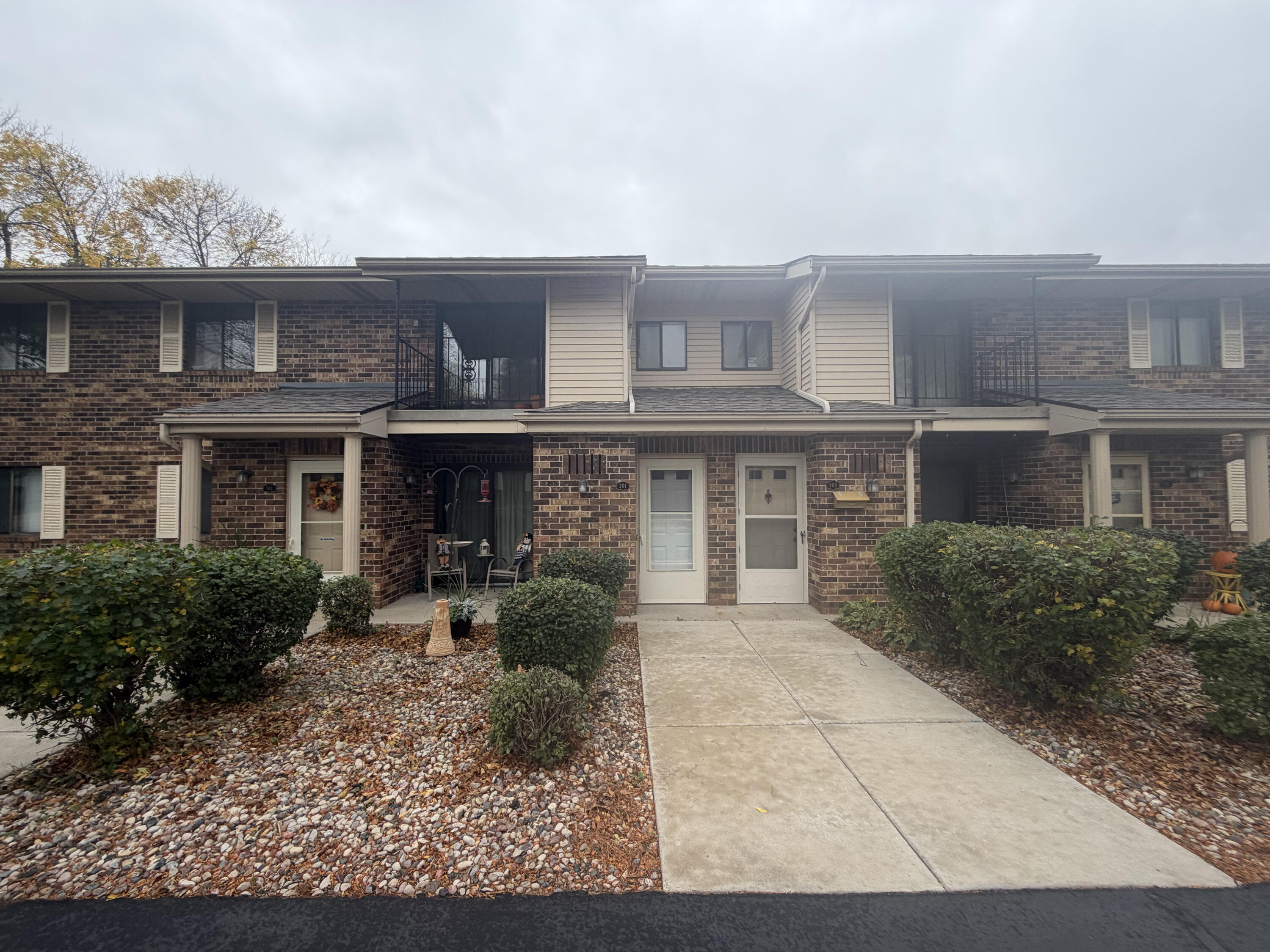 Main Moon Racine Wi 6620 Mariner Dr #201, Racine, WI 53406 - MLS 1986026 - Coldwell Banker