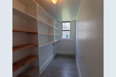 1823 E Windsor Pl, Milwaukee, WI 53202 - Photo 9