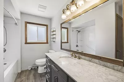 1336 S 92nd St, West Allis, WI 53214 - Photo 11