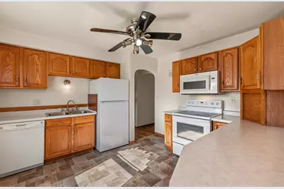 4901 W Howard Ave, Milwaukee, WI 53220 - Photo 9