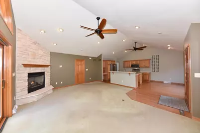 N161W18878  Heather Lynn Cir, Jackson, WI 53037 - Photo 7