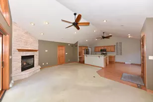 N161W18878 Heather Lynn Cir, Jackson, WI 53037 - Photo 7
