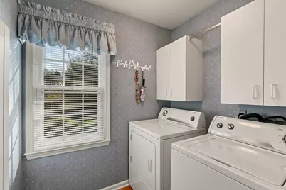 1410 W Westport Cir, Mequon, WI 53092 - Photo 17