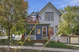 425 Union St, Hartford, WI 53027 - Photo 1