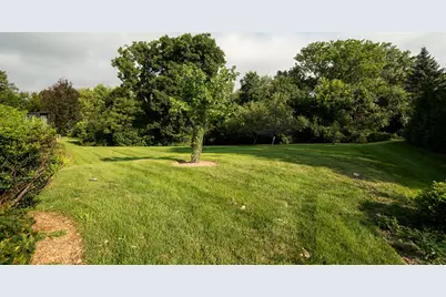 3205 S Ridgecrest Ct, New Berlin, WI 53151 - Photo 11