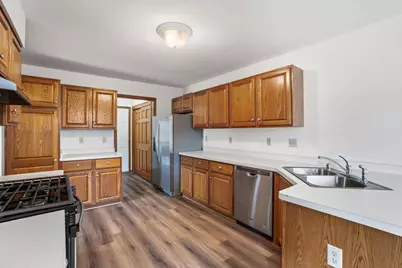 3205 S Ridgecrest Ct, New Berlin, WI 53151 - Photo 17